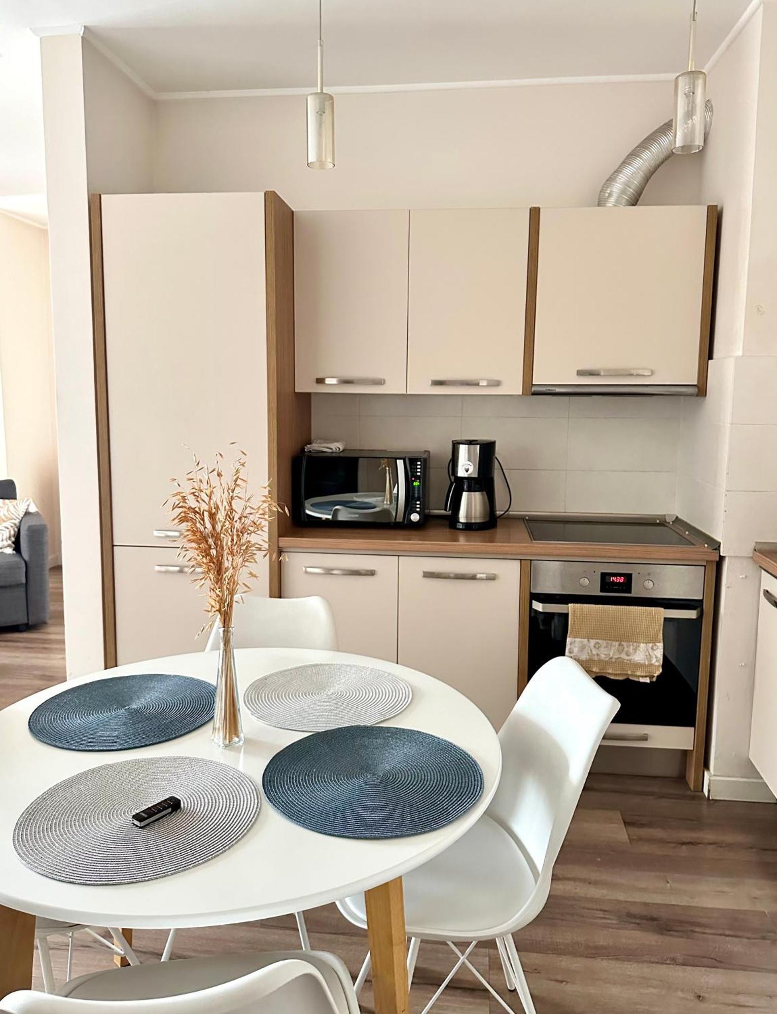 Apartamento Moonlight Charming Shelter - 3Br 180º Balcony View Oradea Exterior foto