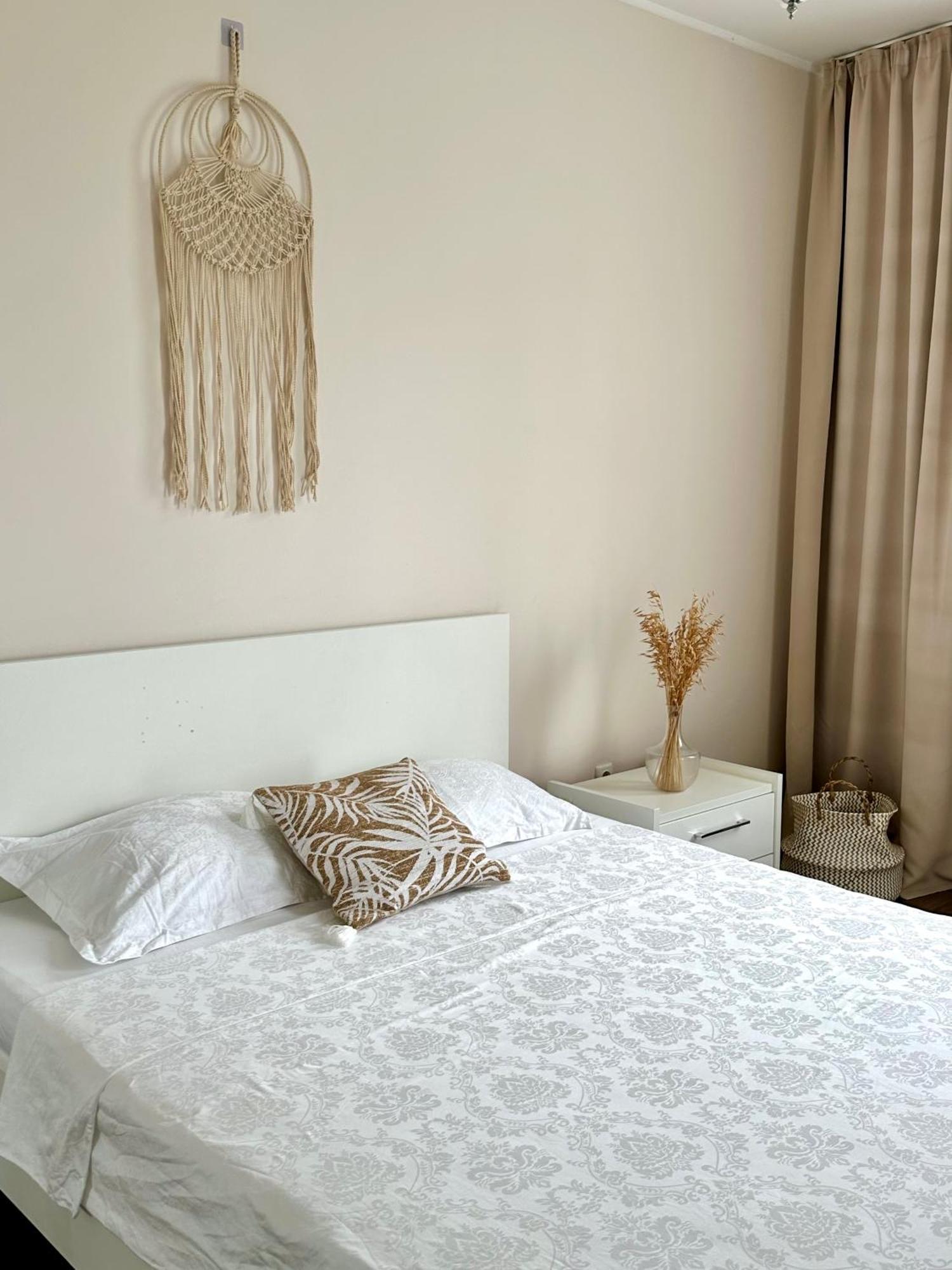 Apartamento Moonlight Charming Shelter - 3Br 180º Balcony View Oradea Exterior foto